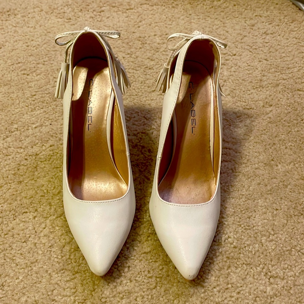 Womens size 7 white pumps